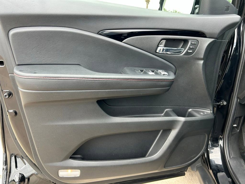 Used 2021 Honda Pilot Black Edition image 19