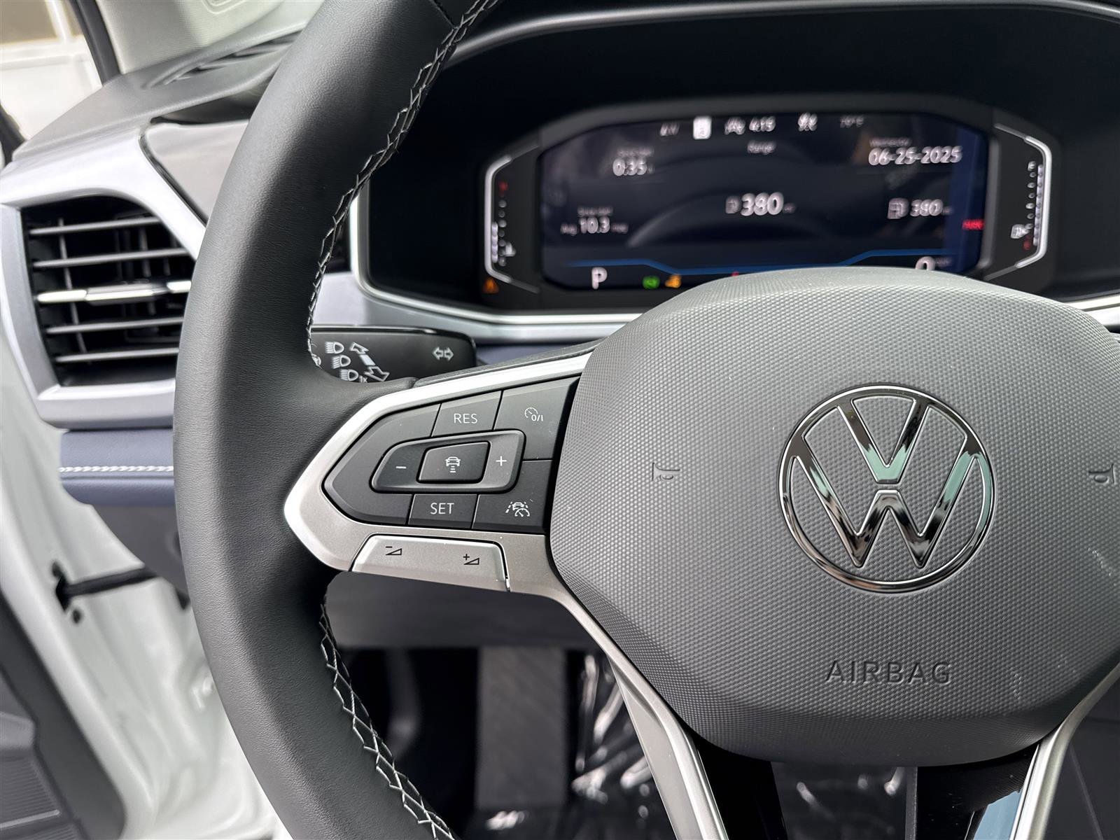 New 2025 Volkswagen Taos SEL image 17