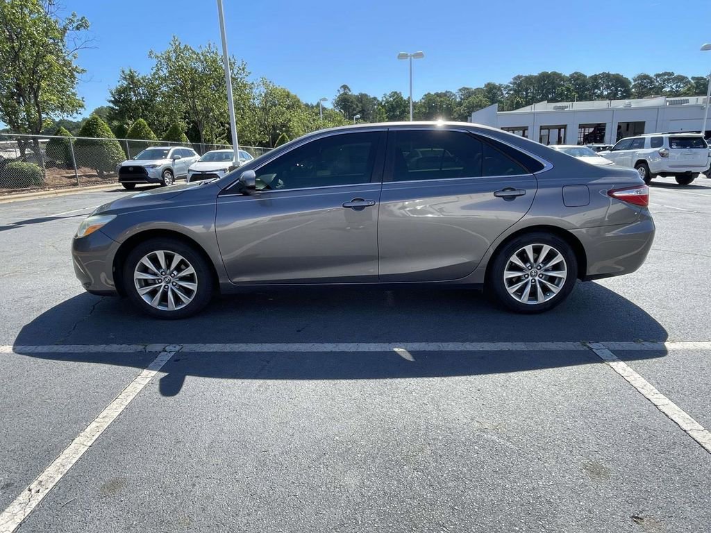 Used 2017 Toyota Camry XLE FWD image 4