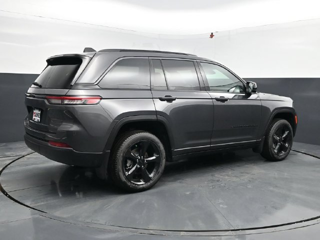 New 2026 Jeep Grand Cherokee Limited w/ Limited Altitude Package AWD/4WD image 8