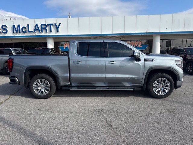 Used 2025 GMC Sierra 1500 Denali w/ Technology Package AWD/4WD image 2