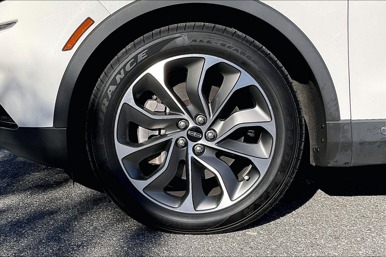 Used 2022 Lincoln Nautilus Reserve AWD/4WD image 9