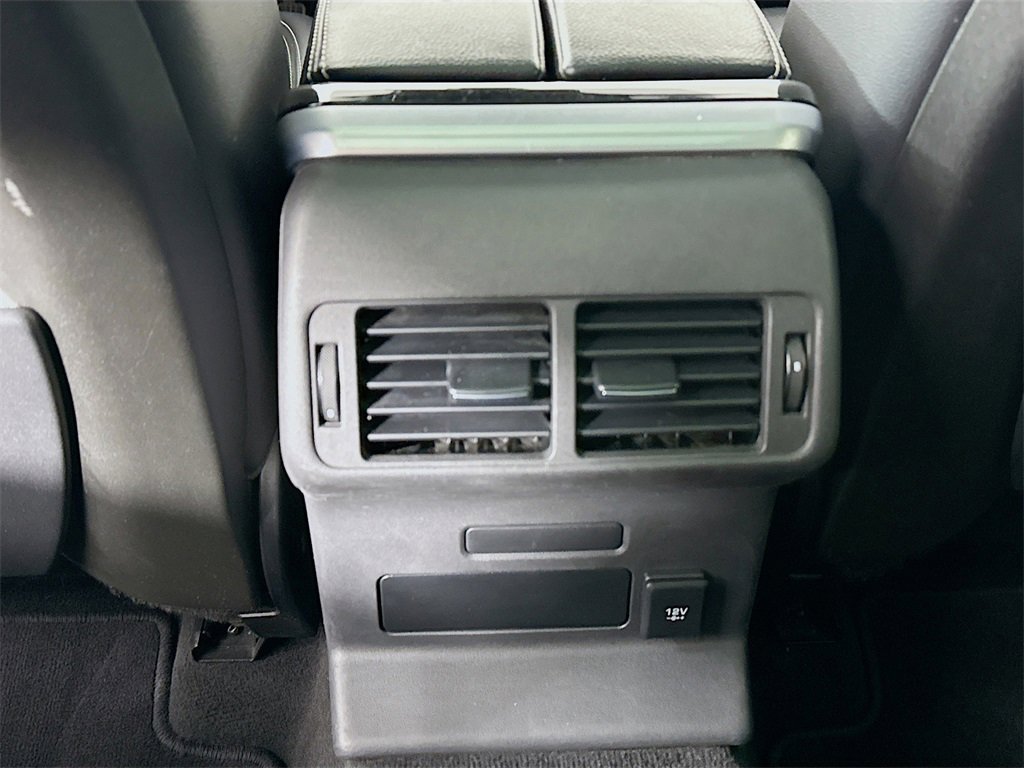 Used 2018 Land Rover Range Rover Velar R-Dynamic SE image 26