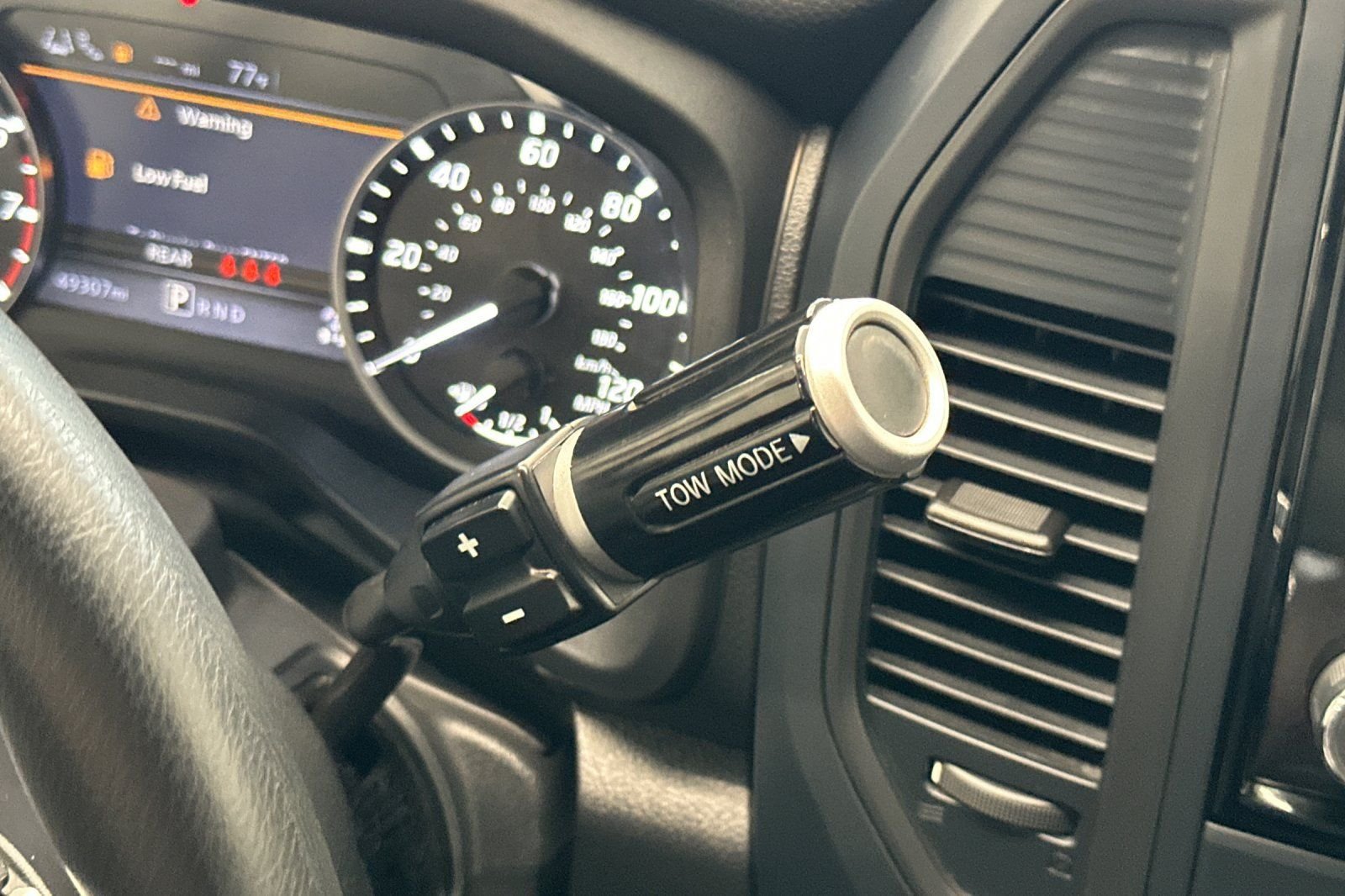 Used 2023 Nissan Titan SV AWD/4WD image 22