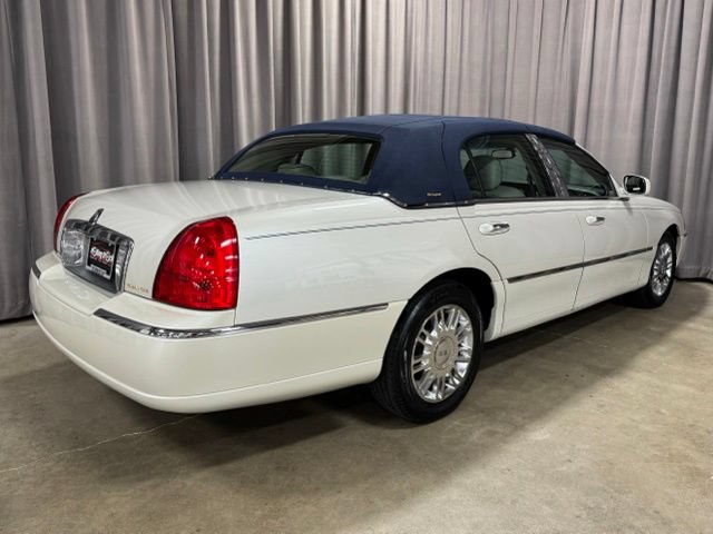 Used 2006 Lincoln Town Car Designer Series RWD image 5