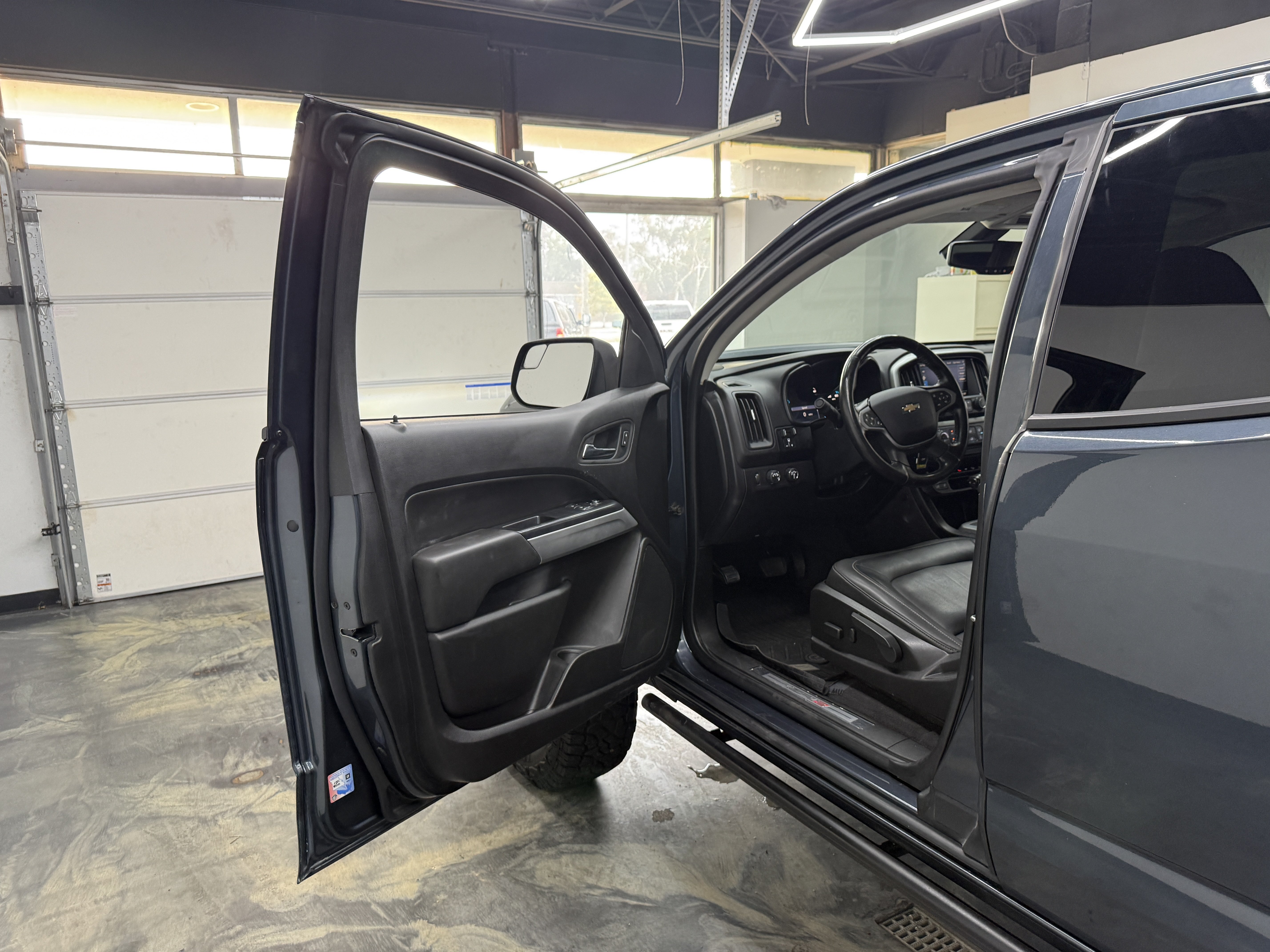 Used 2019 Chevrolet Colorado ZR2 w/ ZR2 Dusk Special Edition AWD/4WD image 8