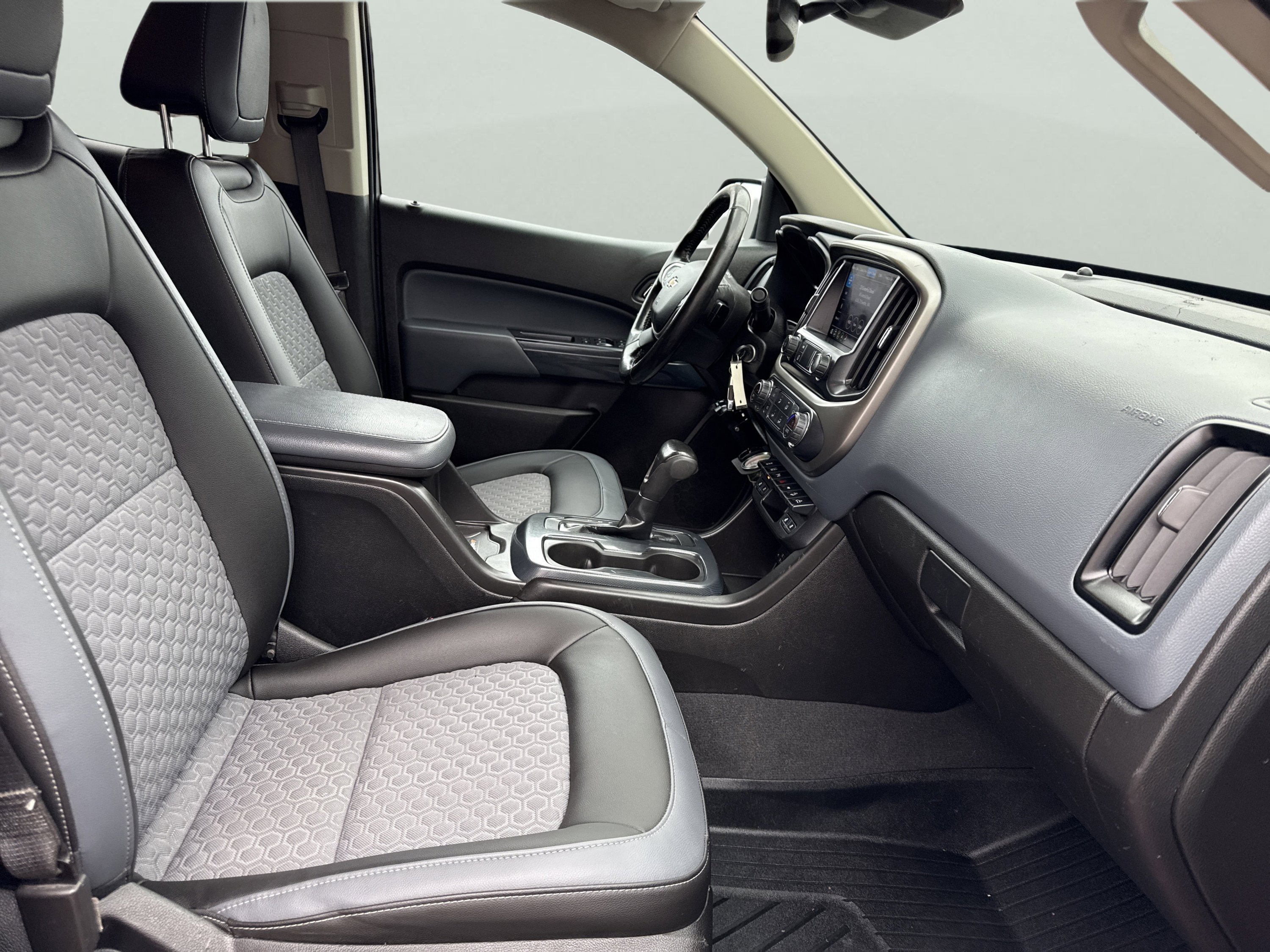 Used 2021 Chevrolet Colorado Z71 w/ Safety Package AWD/4WD image 23