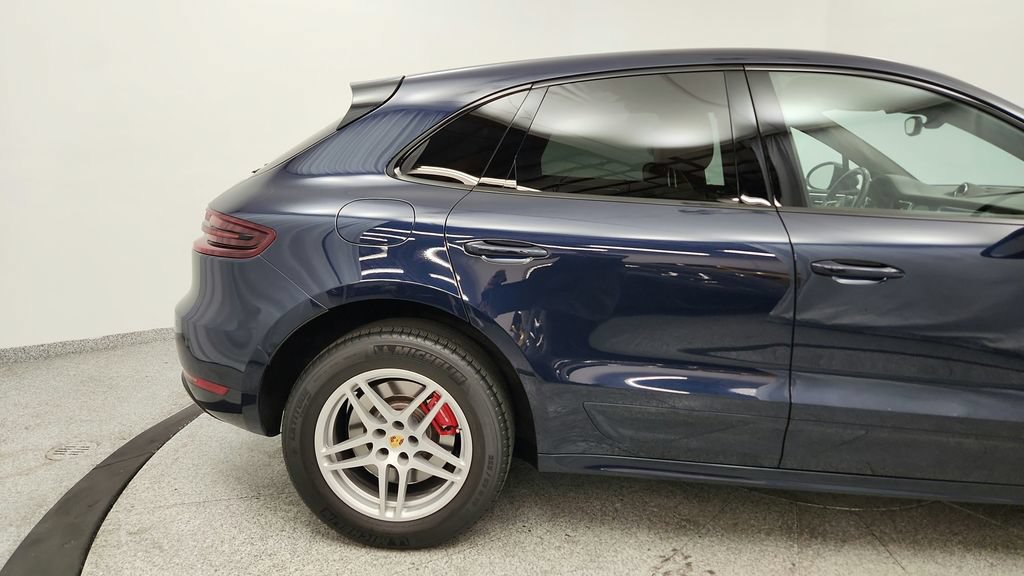 Used 2017 Porsche Macan Turbo AWD/4WD image 16