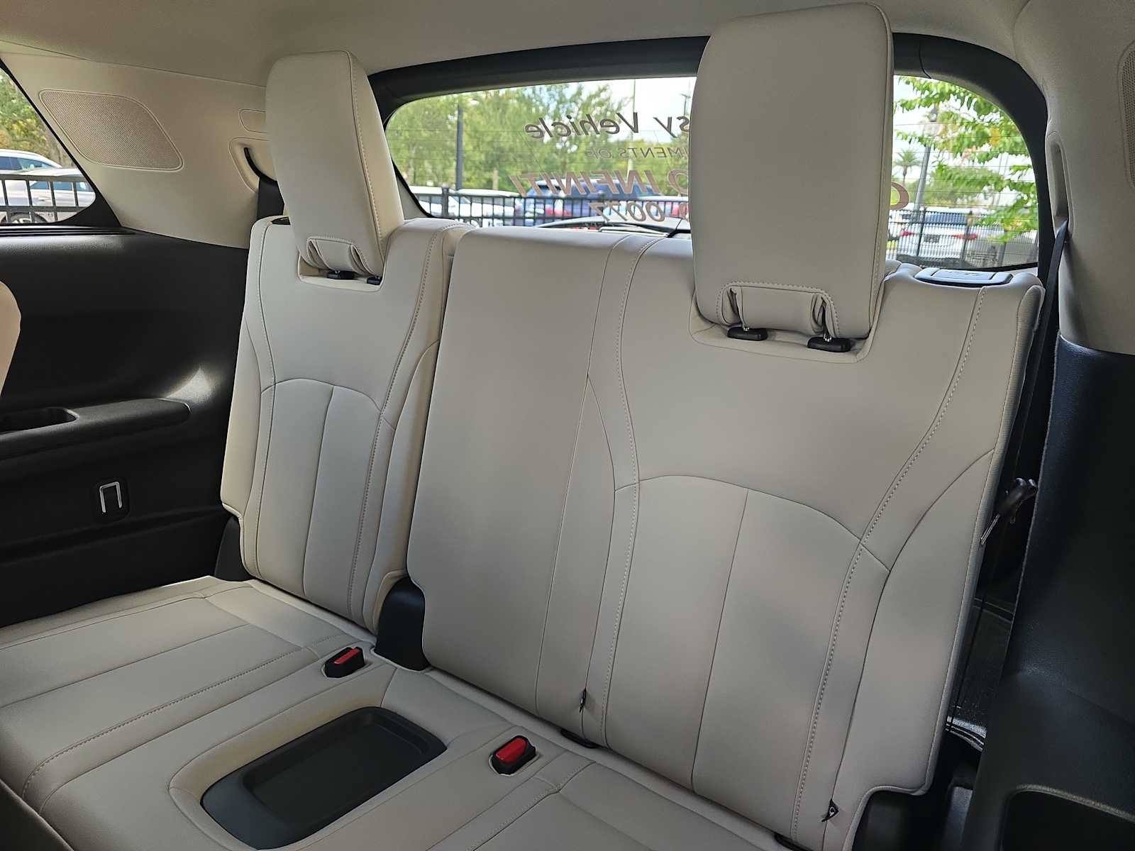 Certified 2026 INFINITI QX60 Luxe w/ Cargo Package FWD image 9