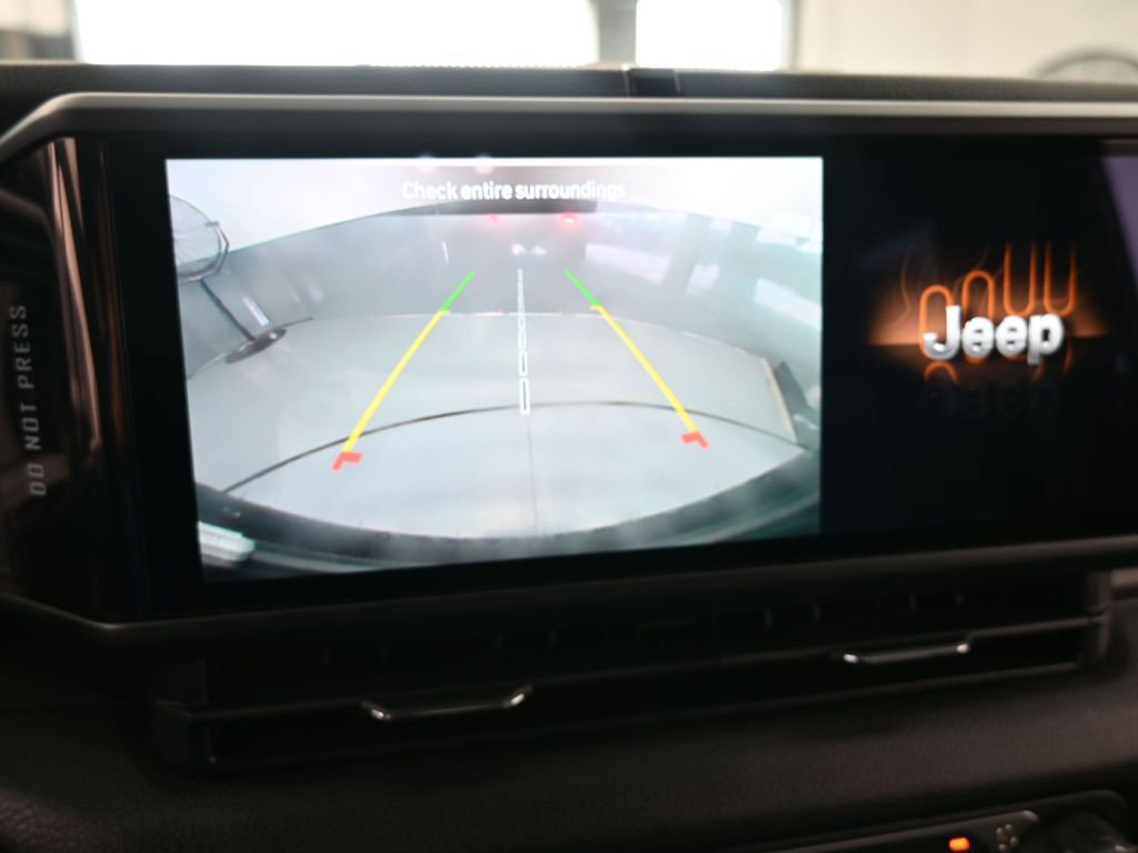 Used 2025 Jeep Wrangler Sport image 17