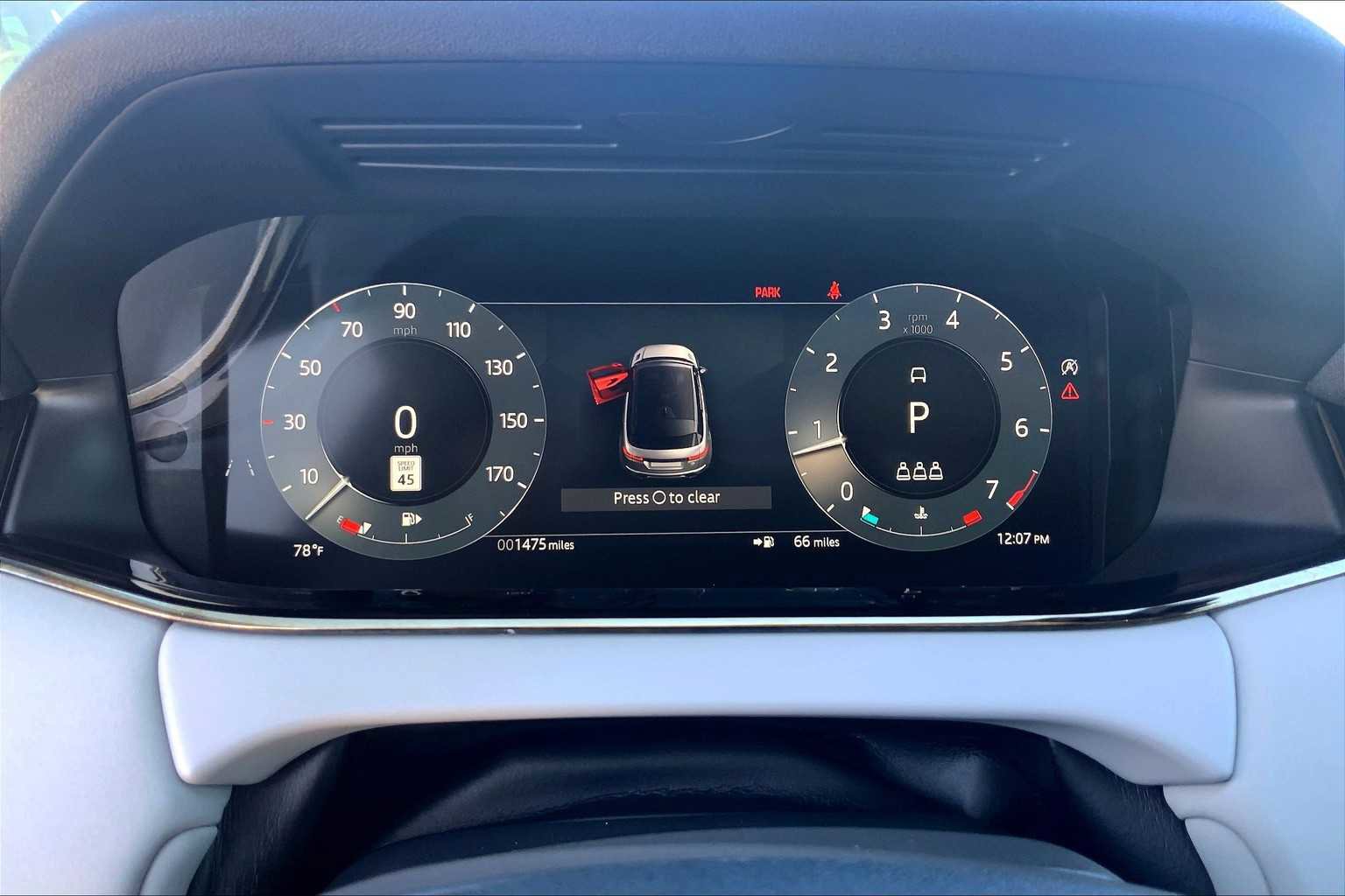 Certified 2025 Land Rover Range Rover Evoque Dynamic SE AWD/4WD image 25