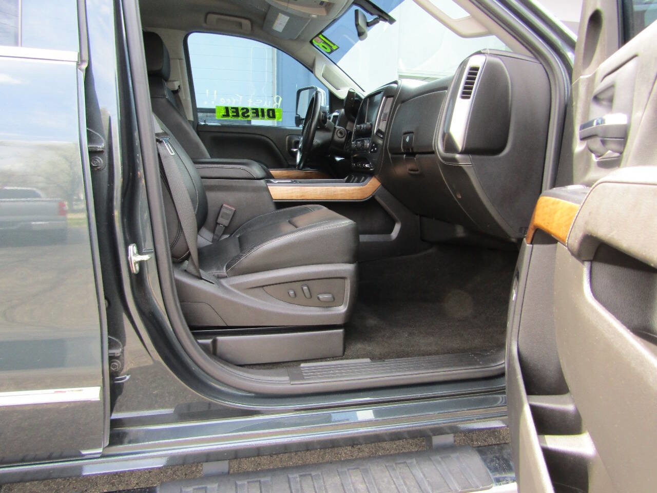 Used 2018 Chevrolet Silverado 2500 LTZ w/ Duramax Plus Package image 5