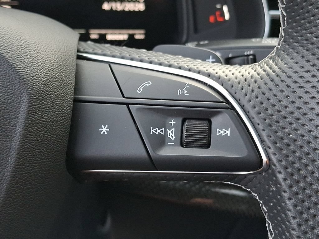 Used 2023 Audi SQ7 Prestige w/ Sport Package AWD/4WD image 19