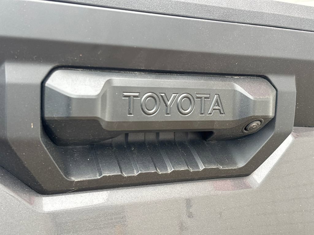 Used 2025 Toyota Tundra SR5 AWD/4WD image 31
