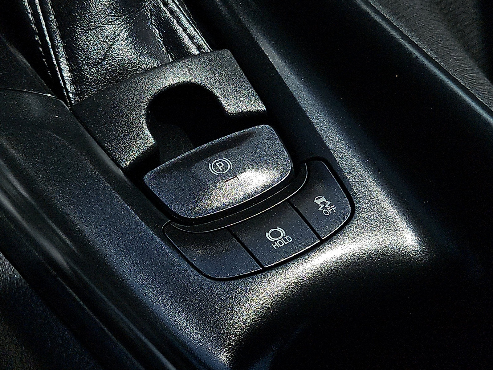 Used 2018 Toyota C-HR XLE FWD image 24