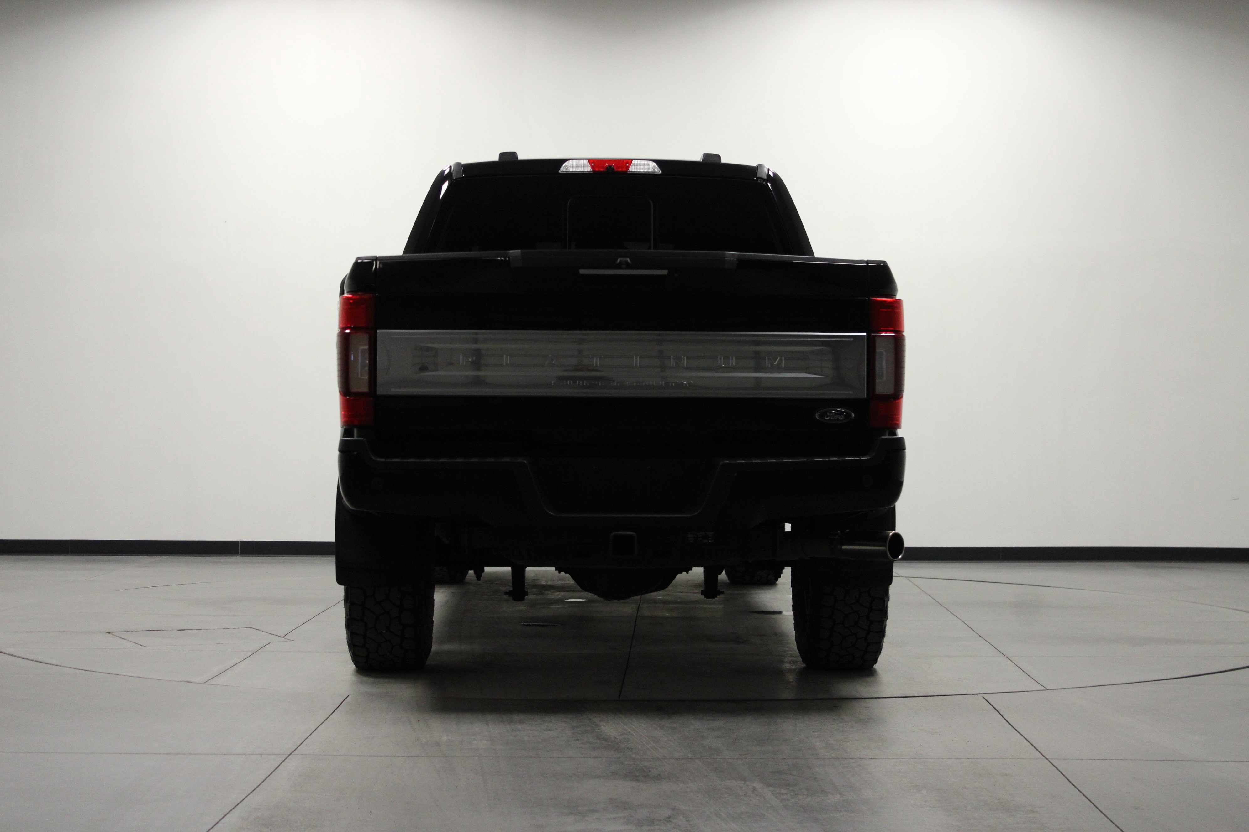 Used 2022 Ford F250 Platinum w/ FX4 Off-Road Package image 5