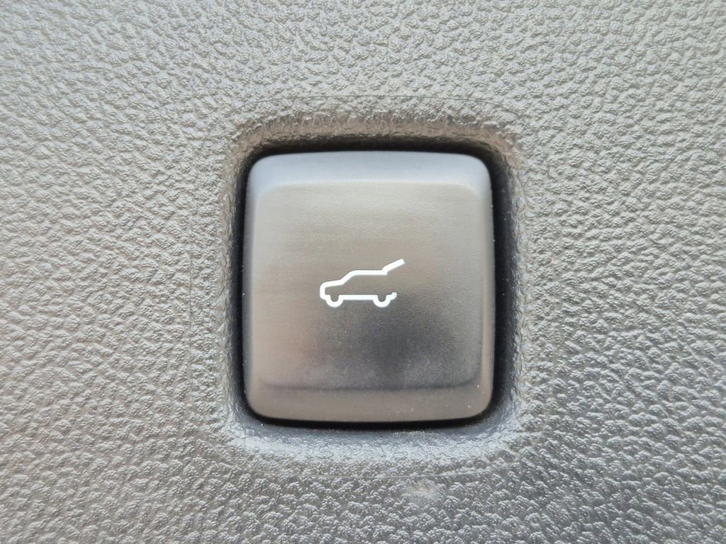 Used 2024 Ford Escape ST-Line image 16