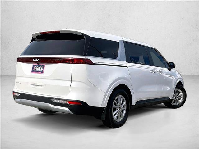 Used 2024 Kia Carnival LX FWD image 2