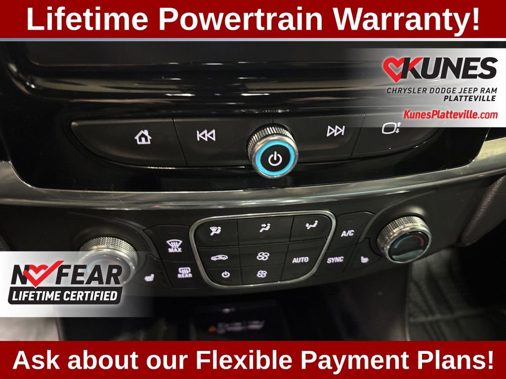 Used 2023 Chevrolet Traverse LT image 28