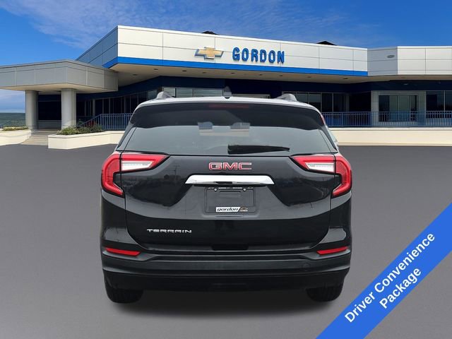 Used 2022 GMC Terrain SLE w/ Driver Convenience Package image 4