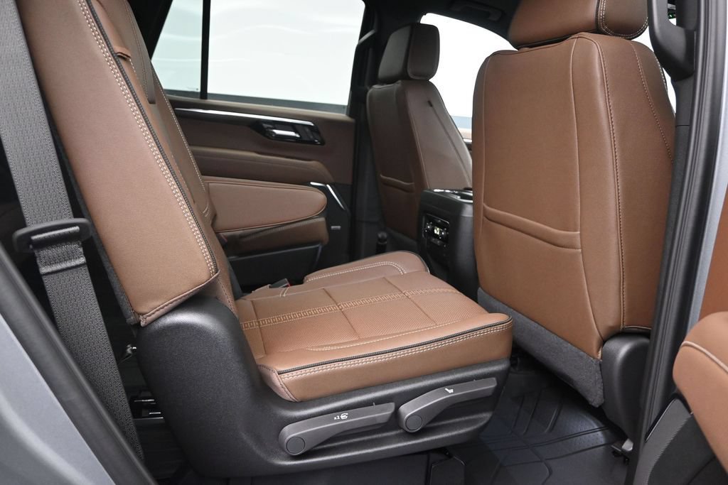 New 2026 Chevrolet Tahoe High Country w/ Sun And Tow Package RWD image 24