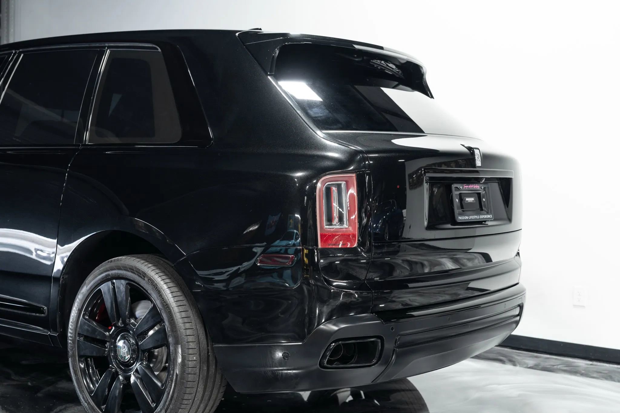 Used 2019 Rolls-Royce Cullinan image 12