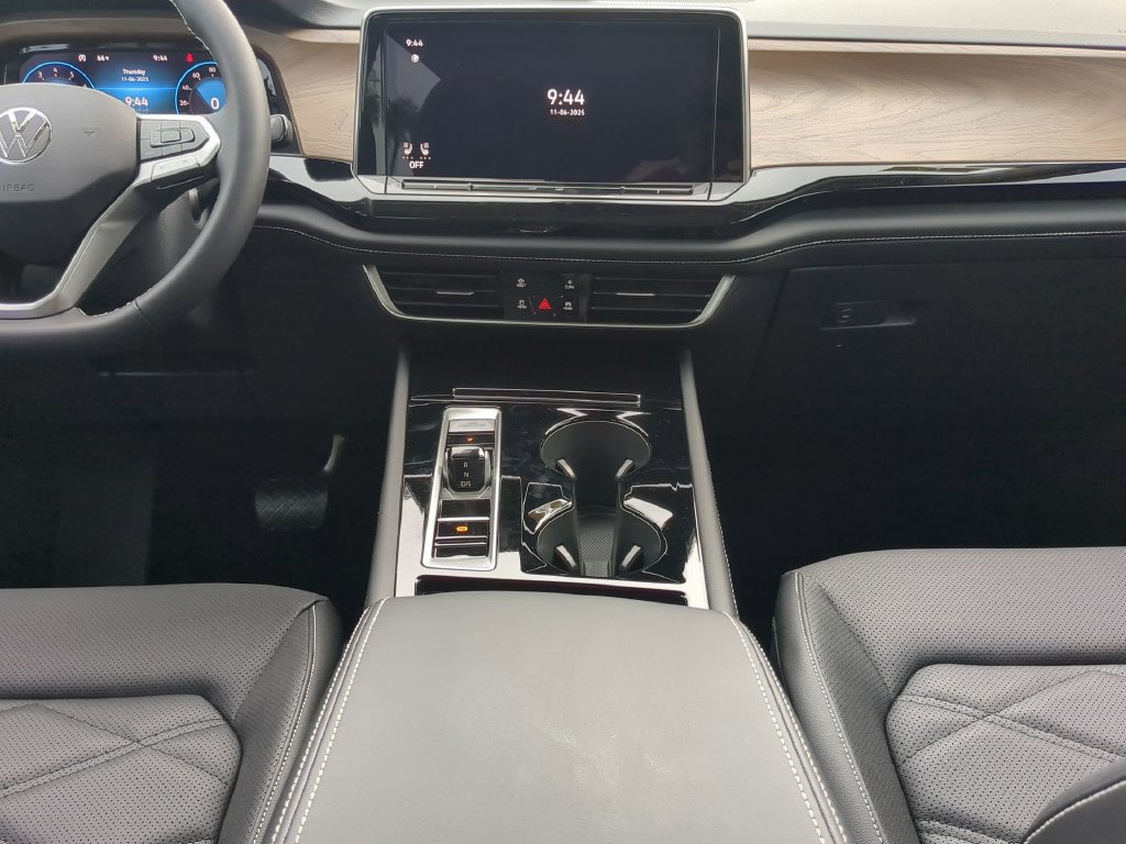 New 2026 Volkswagen Atlas SE FWD image 16