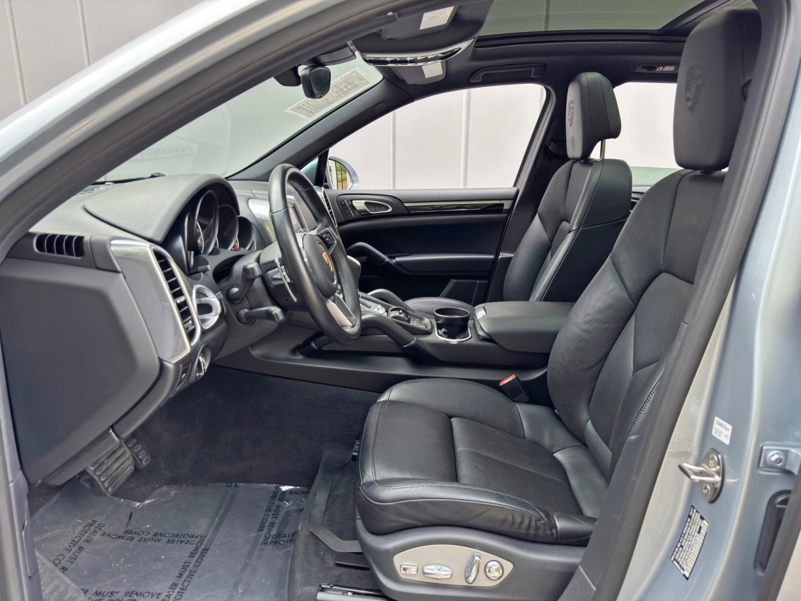 Used 2018 Porsche Cayenne Platinum Edition AWD/4WD image 15