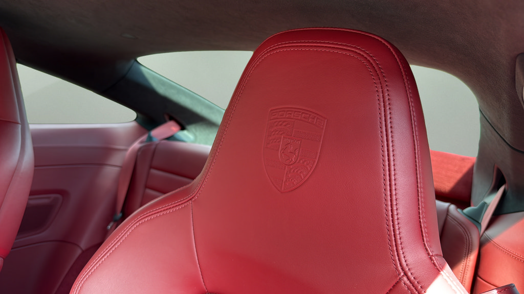 Used 2022 Porsche 911 Carrera RWD image 22