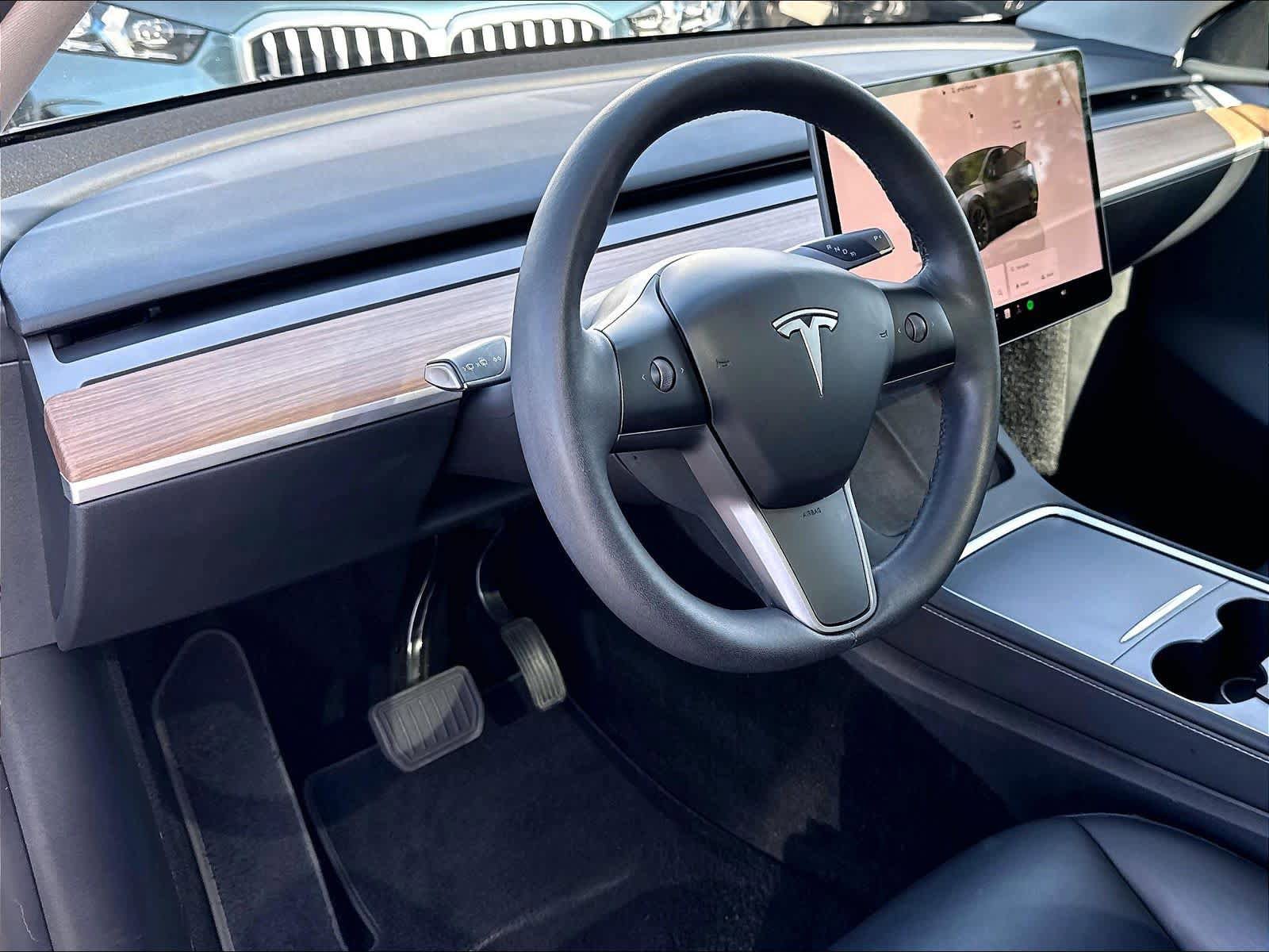 Used 2024 Tesla Model Y Long Range AWD/4WD image 19
