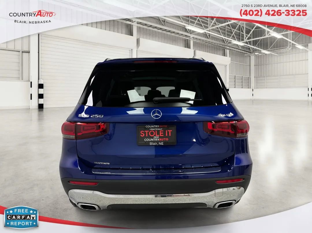 Used 2022 Mercedes-Benz GLB 250 4MATIC w/ Premium Package Lite image 4