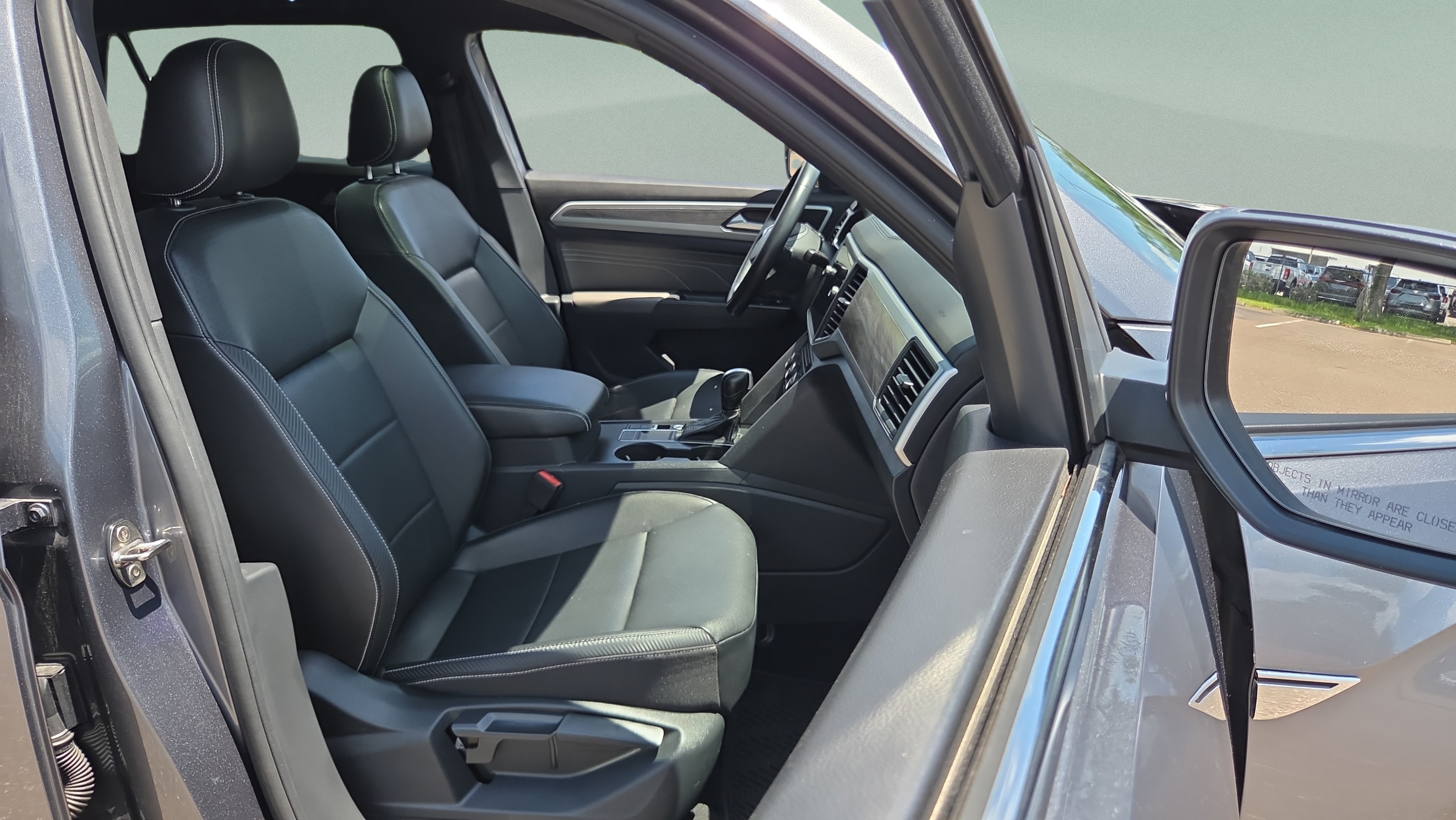 Used 2021 Volkswagen Atlas Cross Sport SE w/ Panoramic Sunroof Package FWD image 17