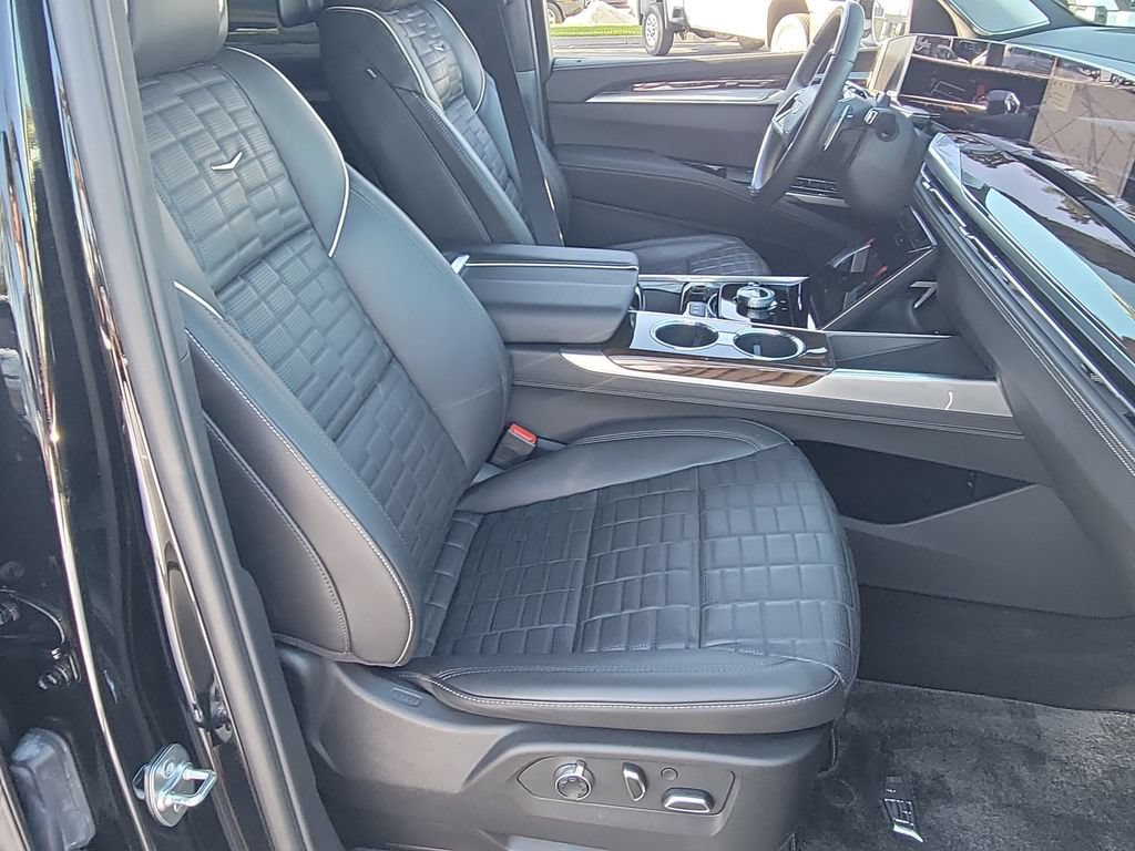 Certified 2025 Cadillac Escalade Sport Platinum AWD/4WD image 28
