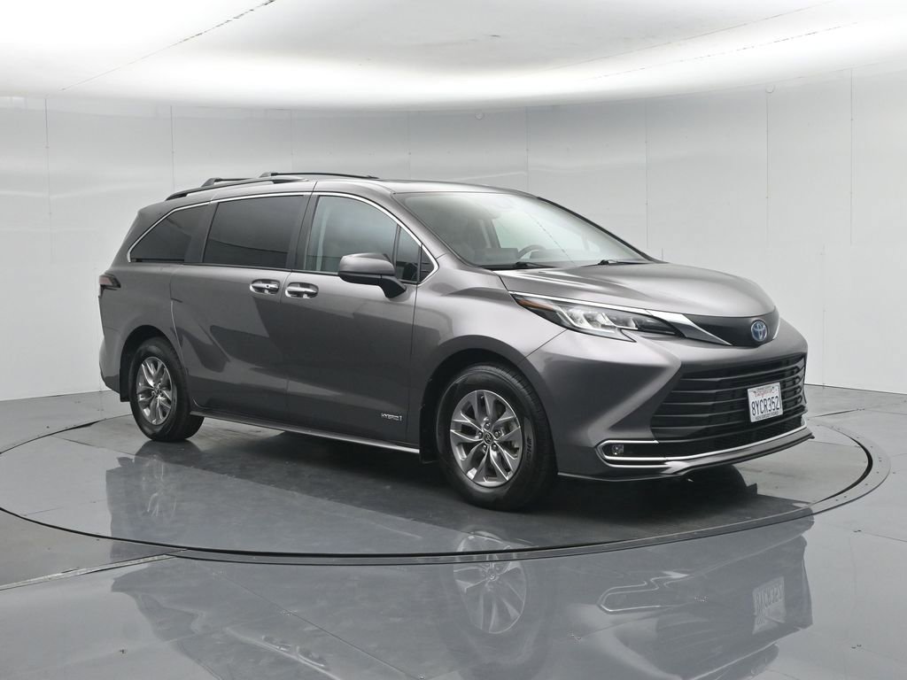 Used 2021 Toyota Sienna XLE FWD image 30