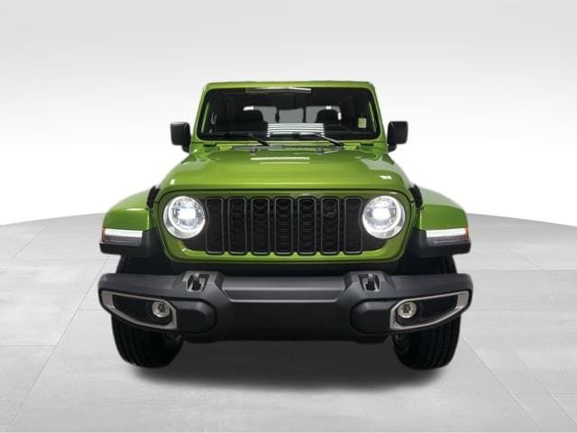 New 2026 Jeep Gladiator Sport AWD/4WD image 3