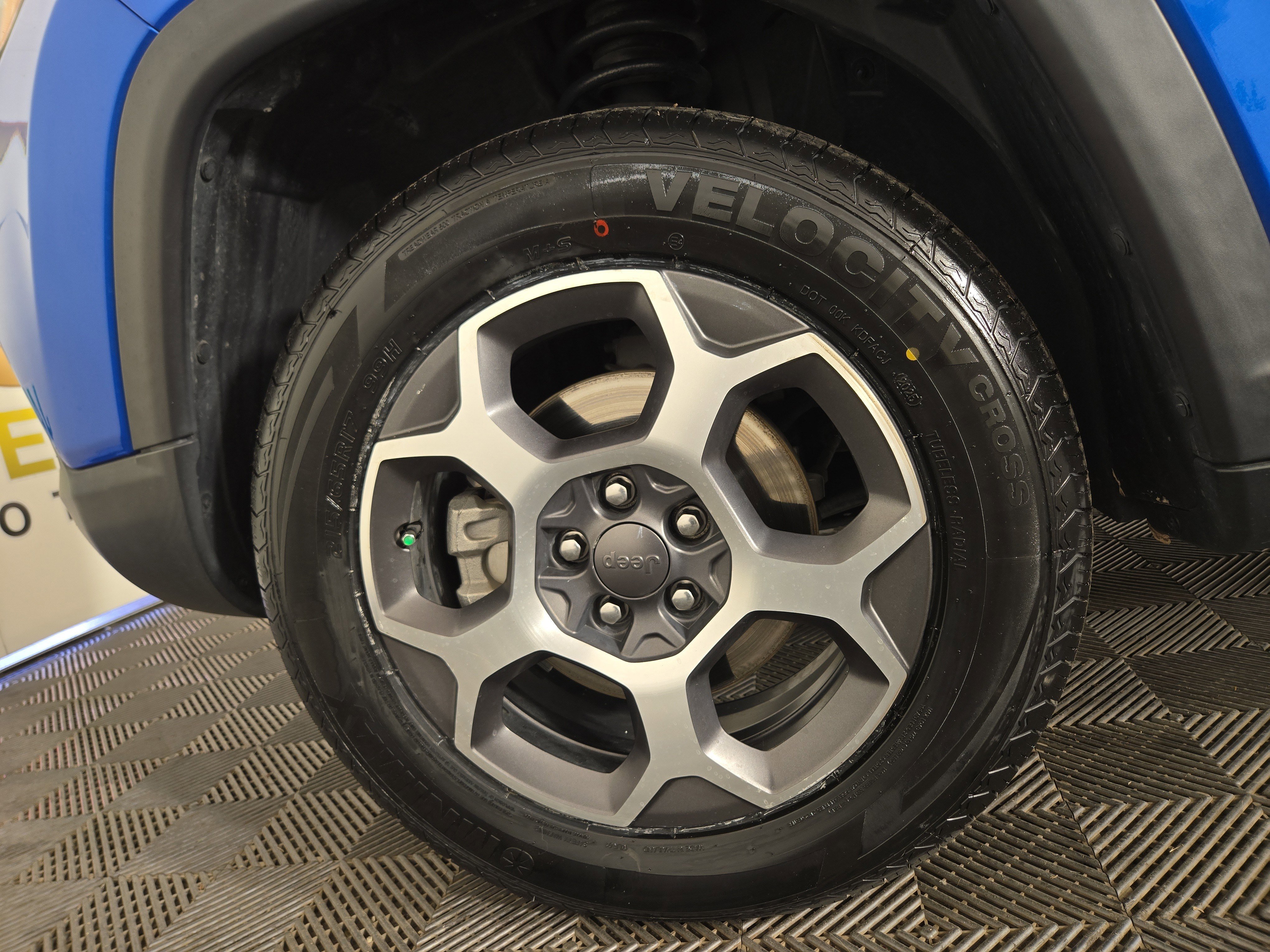 Used 2022 Jeep Compass Trailhawk w/ Trailhawk Elite Group image 33