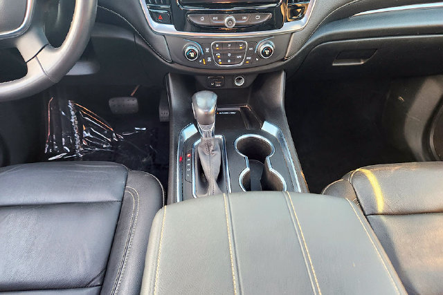 Used 2022 Chevrolet Traverse LT w/ LT Premium Package AWD/4WD image 13
