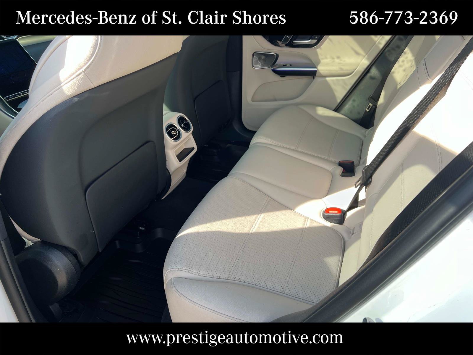 Used 2025 Mercedes-Benz GLC 350e 4MATIC image 15