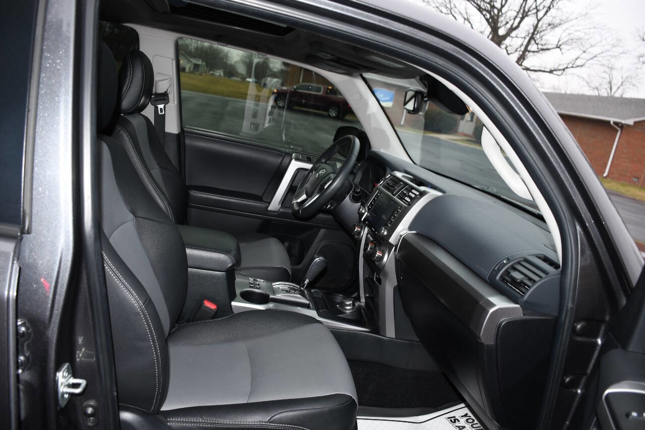 Used 2022 Toyota 4Runner SR5 Premium w/ Moonroof Package AWD/4WD image 23