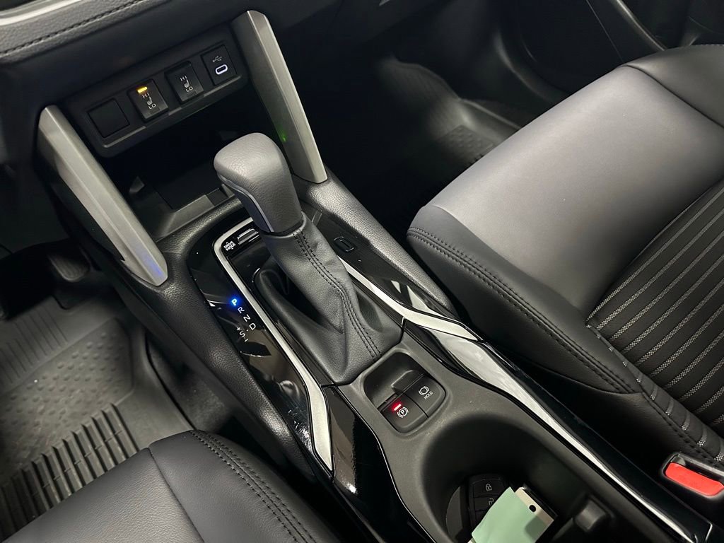 Used 2025 Toyota Corolla Cross XSE image 39