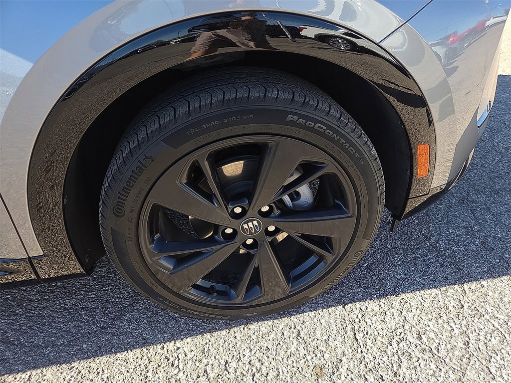 Used 2024 Buick Envision Sport Touring image 7
