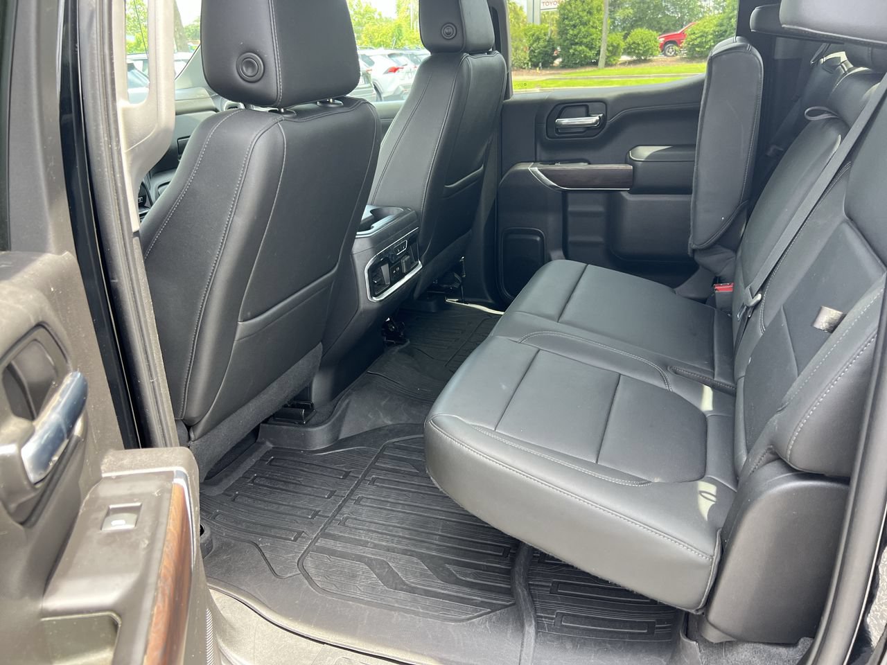Used 2019 GMC Sierra 1500 SLT w/ SLT Premium Plus Package AWD/4WD image 32