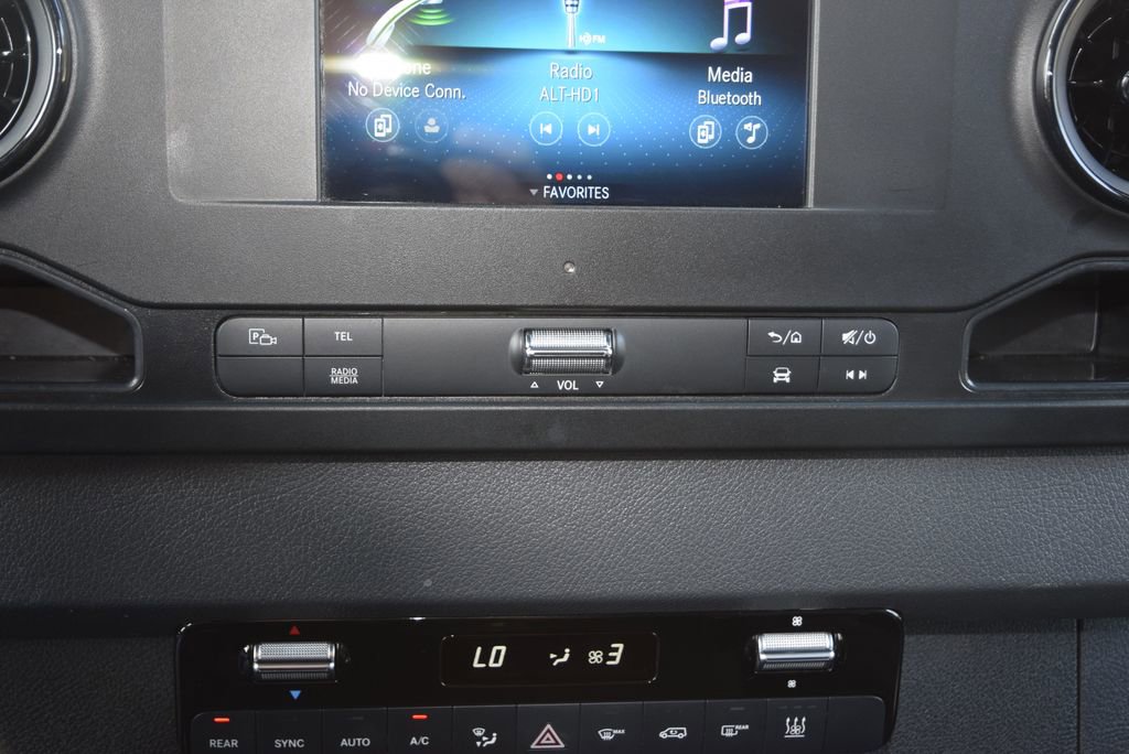 Used 2024 Mercedes-Benz Sprinter 2500 image 29