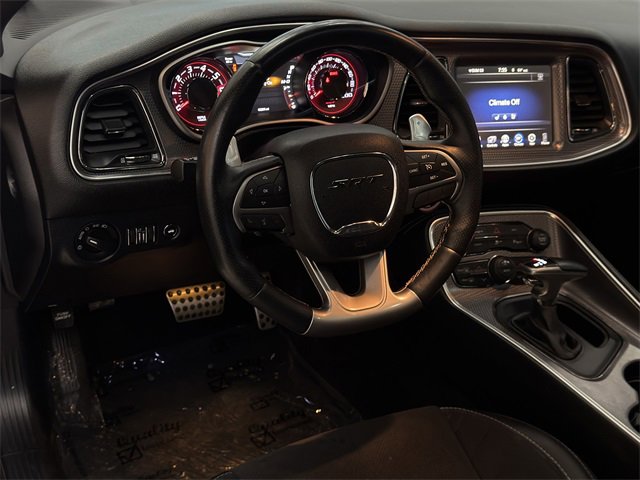 Used 2016 Dodge Challenger SRT Hellcat image 7