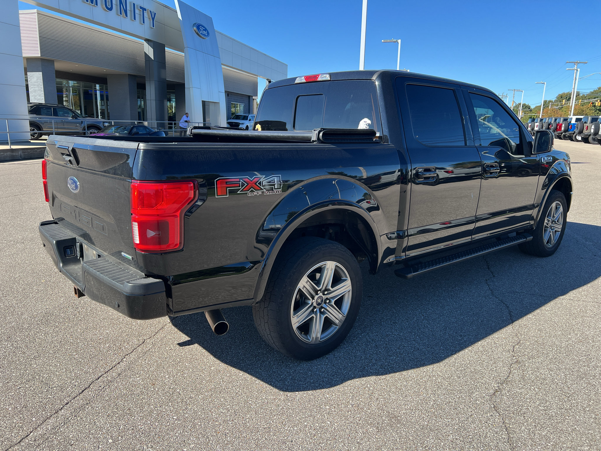 Used 2018 Ford F150 XLT w/ Equipment Group 302A Luxury AWD/4WD image 2