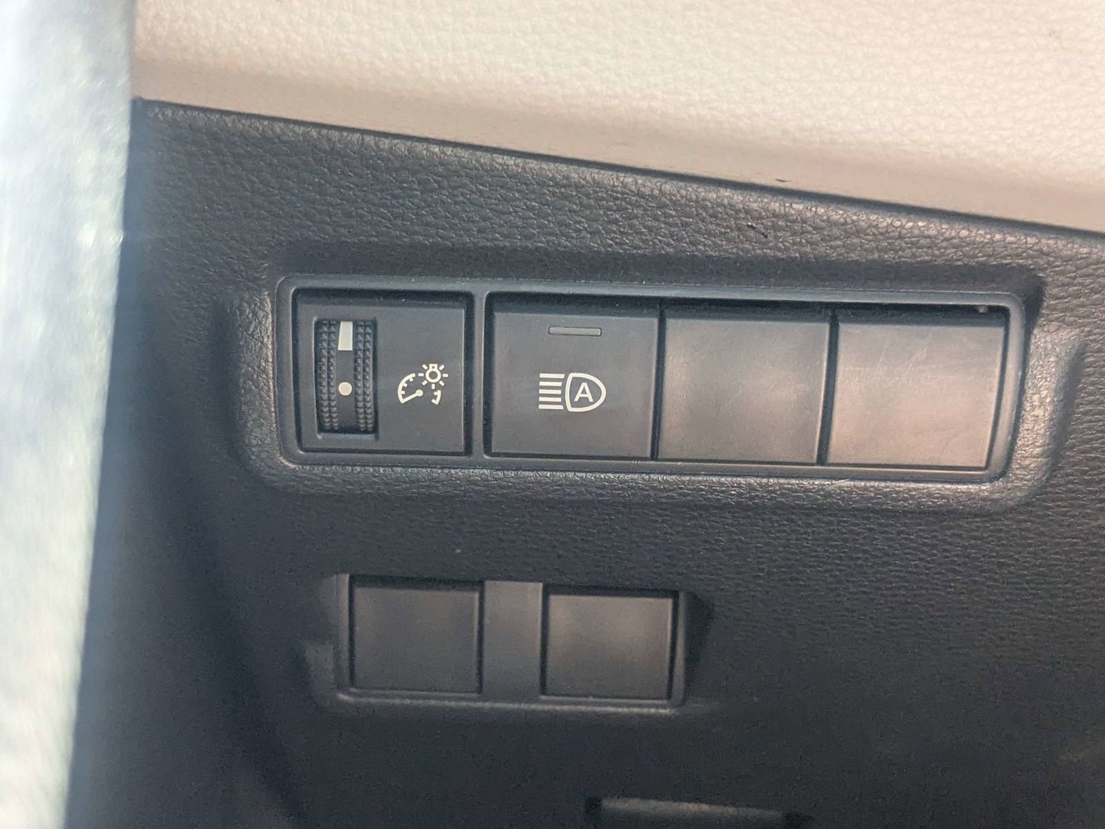 Used 2024 Toyota Corolla Cross LE FWD image 25