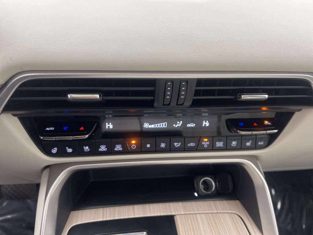 Used 2024 MAZDA CX-90 Plug-In Hybrid w/ Premium Plus image 16