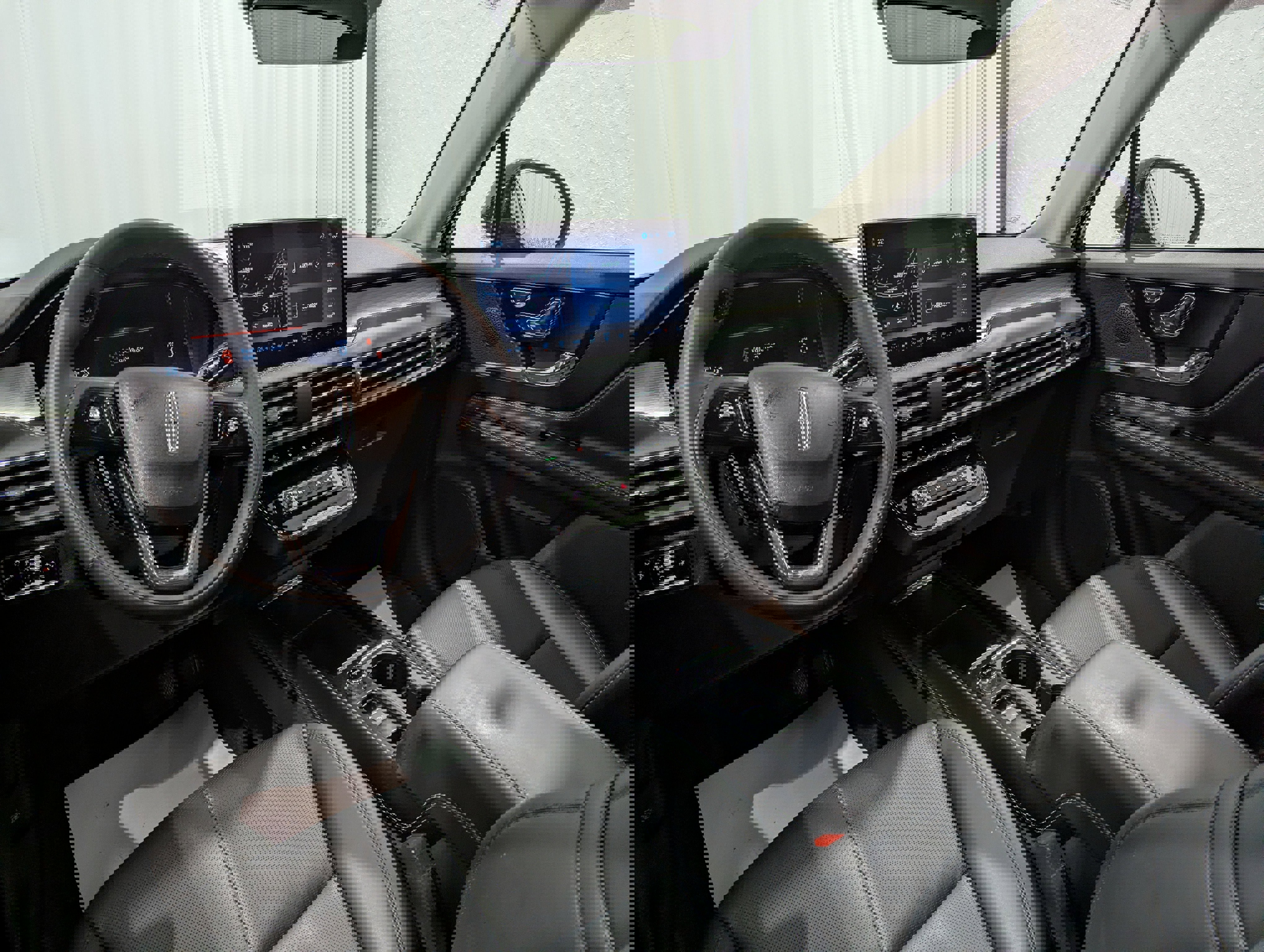 Used 2025 Lincoln Corsair AWD w/ Equipment Group 101A image 12