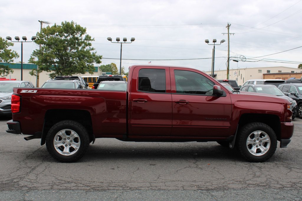 Used 2017 Chevrolet Silverado 1500 LT w/ All Star Edition AWD/4WD image 8