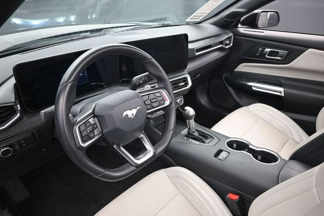 Used 2025 Ford Mustang GT Premium RWD image 16